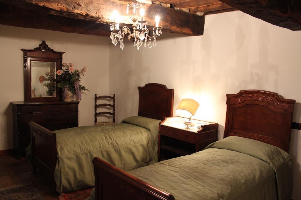 Casa Giuliana ξενώνας Calosso Δωμάτιο φωτογραφία