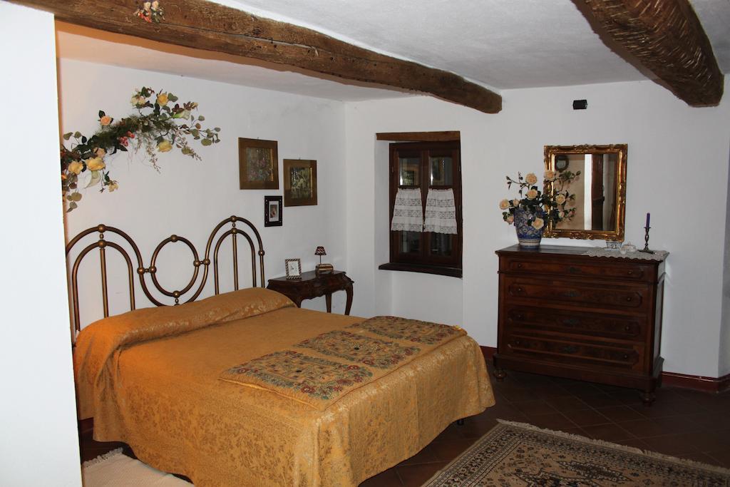 Casa Giuliana ξενώνας Calosso Δωμάτιο φωτογραφία
